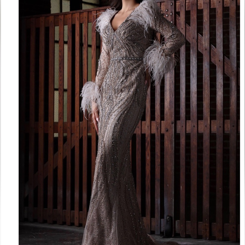Beautiful dress size 12 - Picture 1 of 4